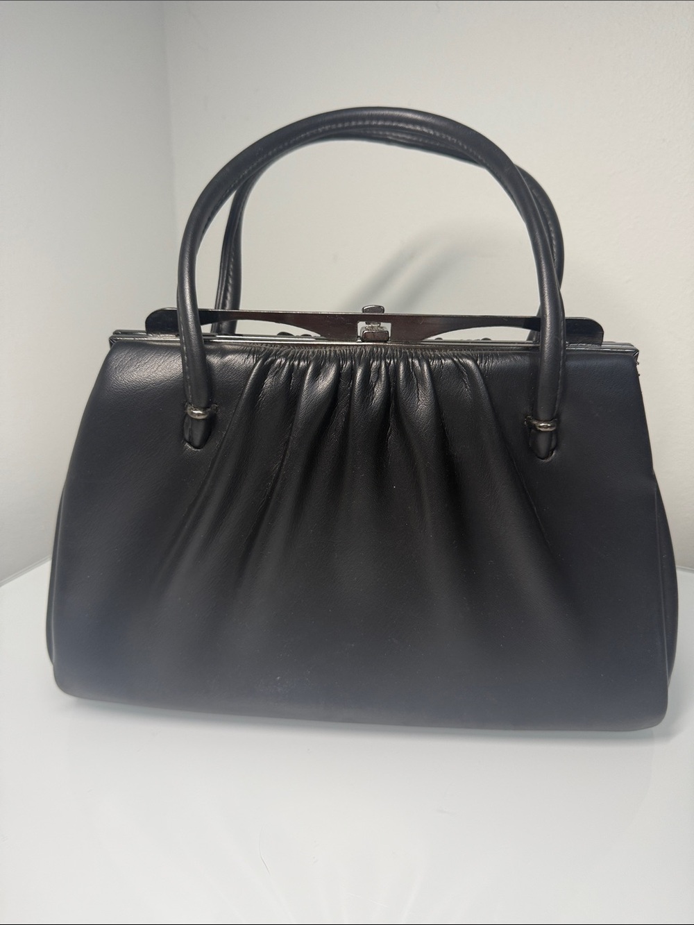 Vintage 1950s Black Leather Frame Handbag Kiss Lock Mid Century Top Handle